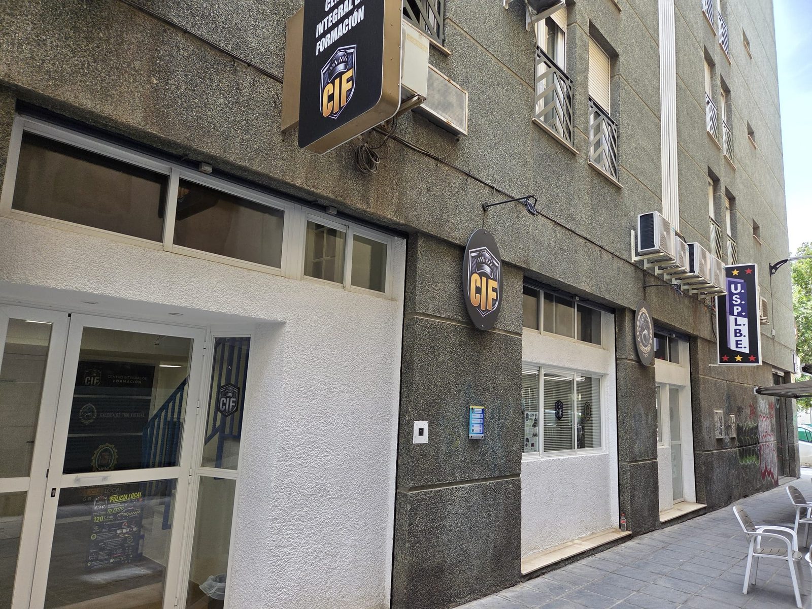 Entrada del centro · Granada — CIF Granada